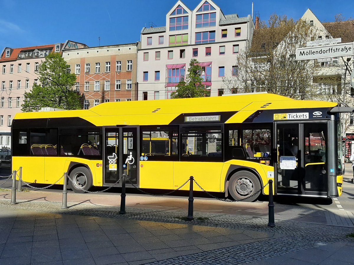 Mutterdrachen_B's tweet photo. Nach so viel Straßenbahn der letzten Tage gibt es heute mal ein Busfoto.
Wer den 2. Bus findet, darf ihn behalten 🤭

#weilwirdichlieben #bvg #bus
#bvg_bus https://t.co/ujMn41gN87