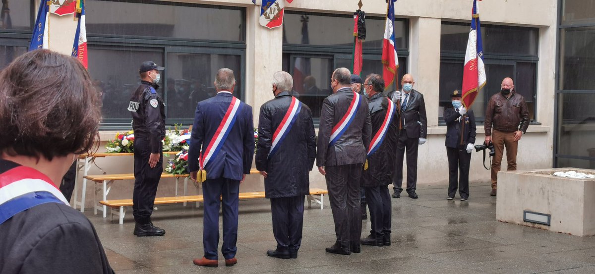 LegionHonneur34's tweet photo. Cérémonie d'hommage aux policiers morts en fonction au cours de l'année @PoliceNat34 avec la participation des ordres nationaux @LegionHonneur34 #ANMONM34 @montpellier_ @VilleDeBeziers @VillePerols @Prefet34 @Senat @AssembleeNat @ANOPEX1 https://t.co/Hp1ckmIROy