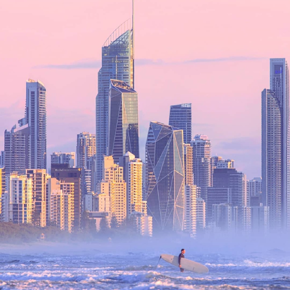 Welcome to paradise - Surfers Paradise, that is! 😍 

IG/davidbostockphotography perfectly framed <a href="/Queensland/">Queensland Australia</a>’s iconic stretch of sand, #SurfersParadise Beach.#seeaustralia #thisisqueensland #PlayGoldCoast #holidayherethisyear