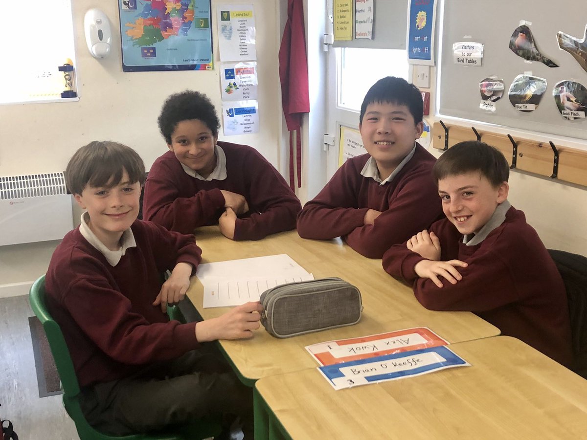 MrsBoyces_Class's tweet photo. Happy Teams in 5th waiting for the start of the #BFGTOEU #EuropeDay Zoom Quiz.
@BlueStarProg https://t.co/s4dRRPHF8j