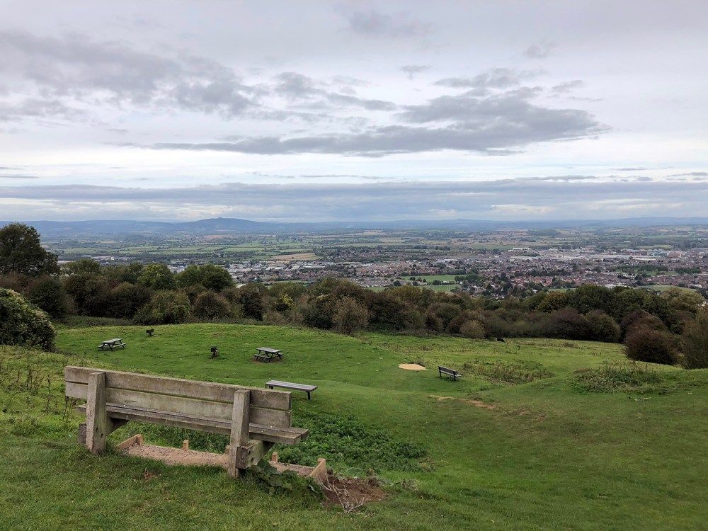 Splodz's tweet image. The area around Cheltenham and Gloucester is dotted with loads of beautiful small hills with great views, perfect for #OneHourOutside walks.

Here are four more hills to climb near Cheltenham &amp;gt;&amp;gt; splodzblogz.co.uk/2021/01/08/fou… 

#OutChelt #VisitCheltenham #GoHiking #GetOutside