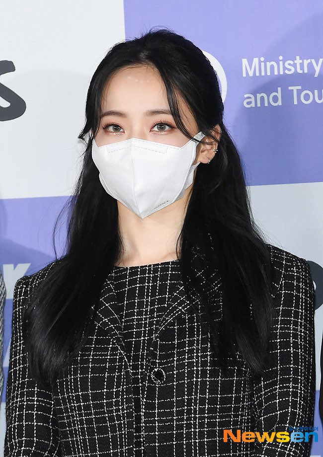 flytoeden's tweet photo. KIM LIP SILVER HAIR
YVES LONG HAIR
VIVI BLACK HAIR NO BANGS
HEEJIN BLONDE HAIR https://t.co/2nTSf7Vr1H