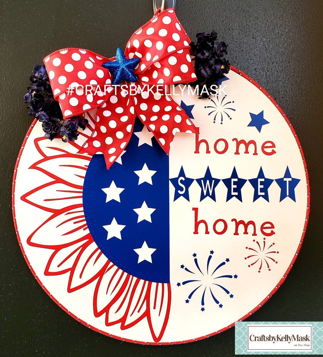 kellysfnp's tweet photo. Patriotic Home Door Hanger. Fourth of July Door Hanger. Home Sweet Home Door Hanger

#craftsbykellymask #frontdoordecor #patrioticdecor  https://t.co/E0yOKpnlqn https://t.co/qmmEuOoeMf