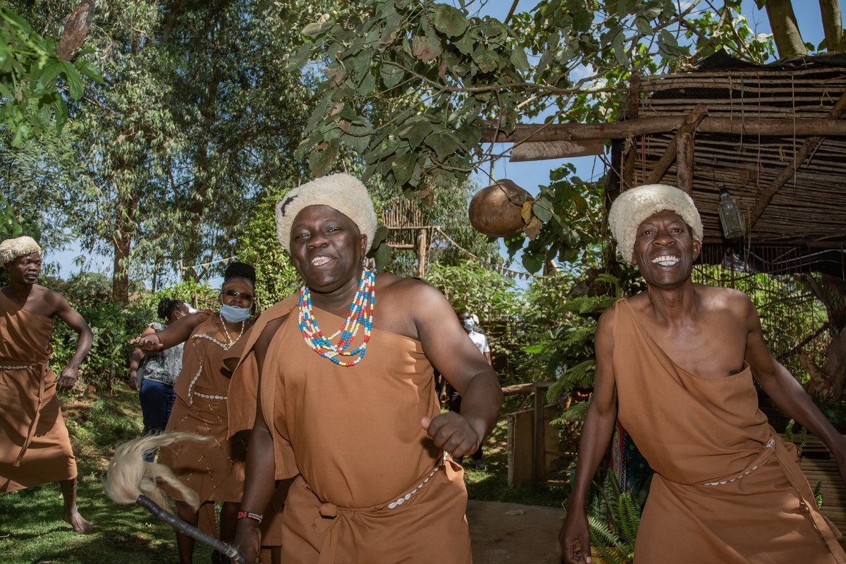 KaranAfrica's tweet photo. Guests were treated to a warm welcome from a cheerful &amp; energetic #traditional troupe that entertained with #Kikuyu song and dance https://t.co/rwZHKoVArx