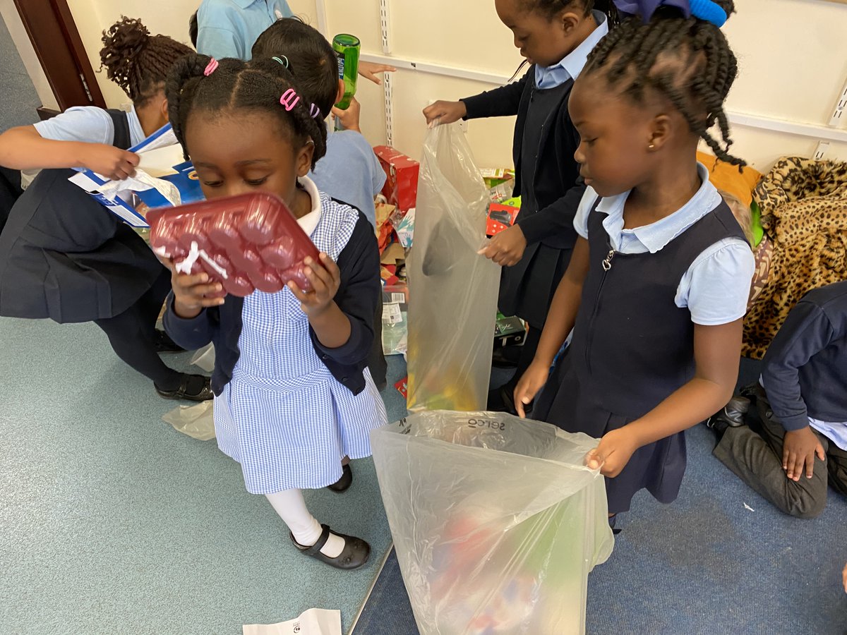 StMonicasCPS's tweet photo. This week in Reception we are learning about plastic in the oceans. We talked about how important it is to #RECYCLE. We had to sort out items that were recyclable and non-recyclable by looking for the recycling label! We then put them into the correct colour bin bags https://t.co/j86sj3FgaZ