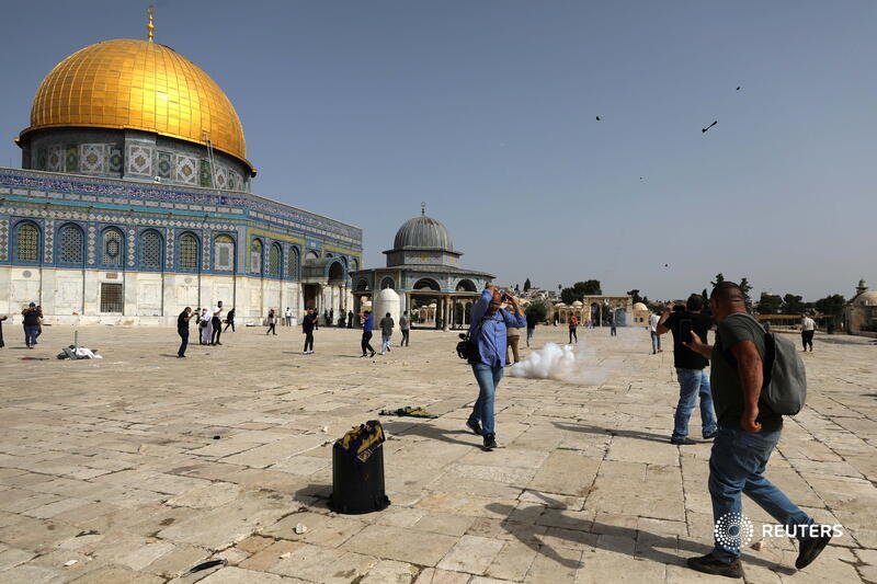 Palestinian protesters threw rocks and Israeli police fired stun grenades and rubber bullets in clashes outside Al-Aqsa mosque in Jerusalem on Monday as Israel marked the anniversary of its capture of parts of the city in the 1967 Arab-Israeli war  https://reut.rs/2QZ2cMZ  1/5