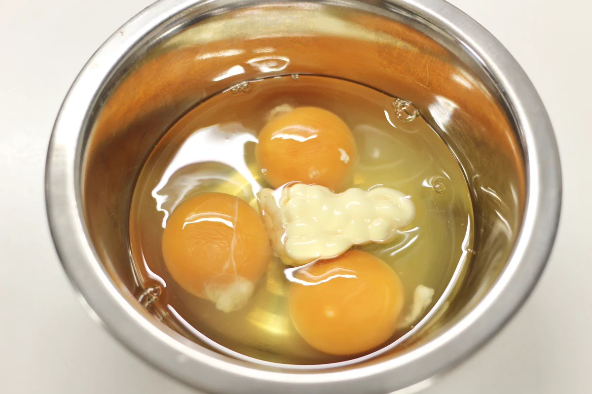ある調味料を入れることで冷めてもふわふわに？！卵を炒める料理をするとき、知っておきたいテクニック！