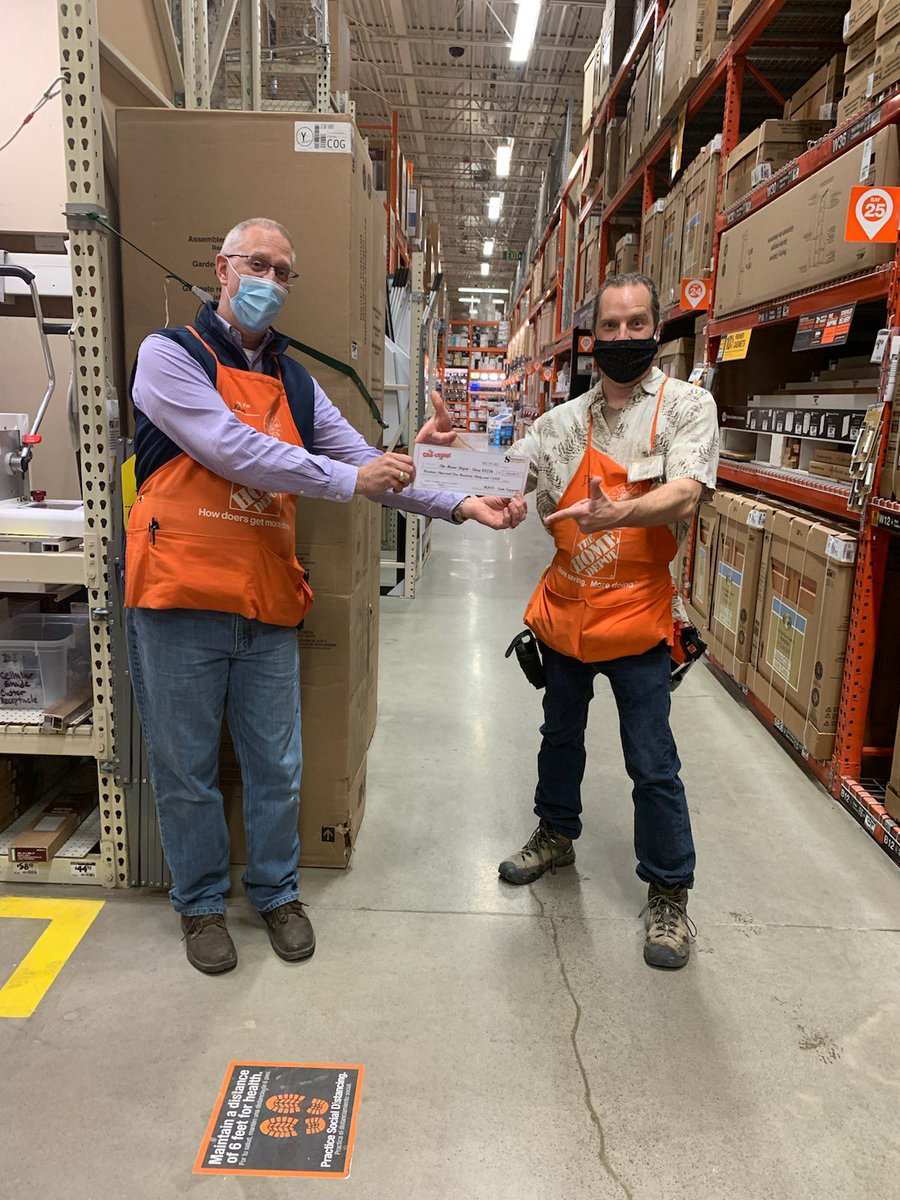 HDIS Syracuse is at it again passing out free money! This time we’re at #1236 Dewitt. Thank you Sam with HDIS for your hard work and thank you store #1236 for your partnership <a href="/scottraymond213/">Scott Raymond</a> <a href="/Scott_Wodicka/">Scott Wodicka</a>