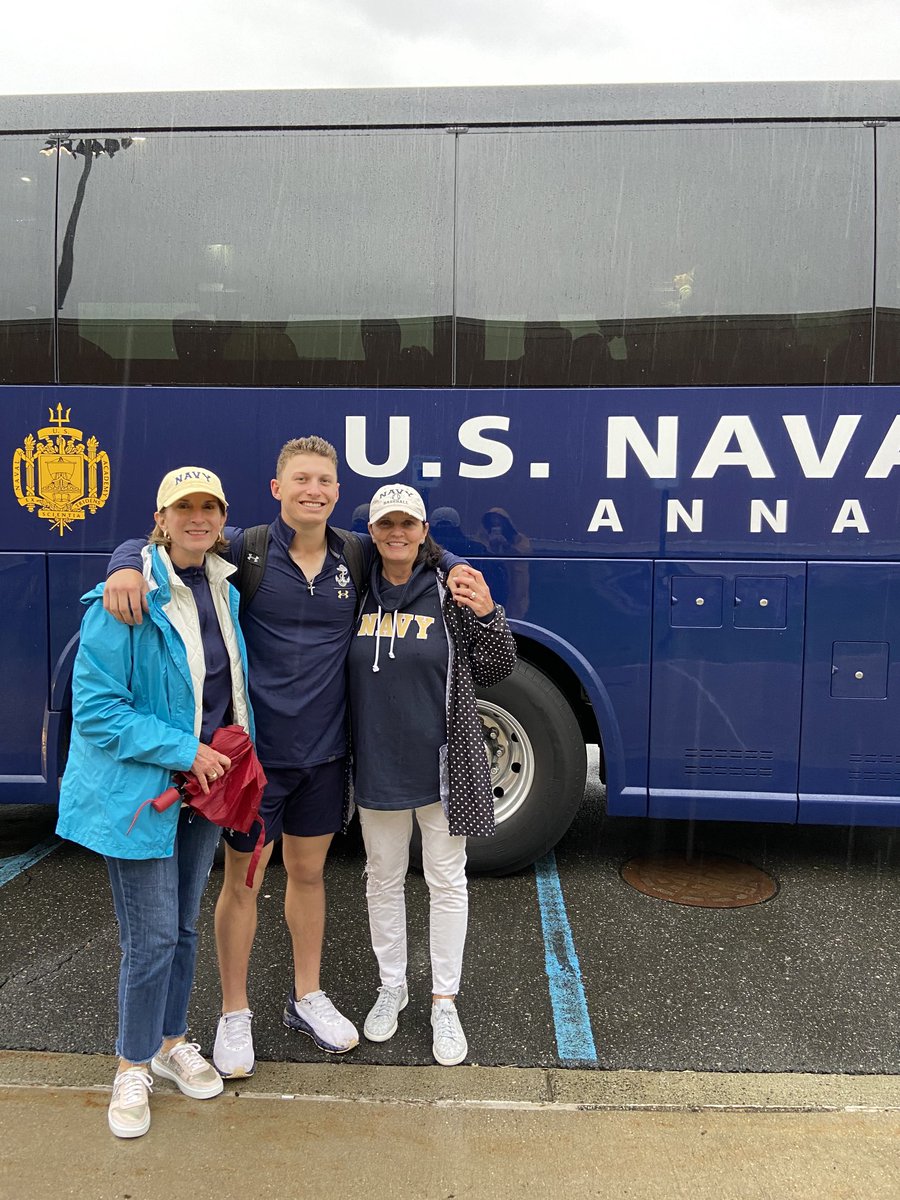 CherylRaba's tweet photo. It was a gold 🌟weekend with Navy taking the series from Army and best Mother’s Day in NY watching Zane play!
On to post season playoffs #2️⃣2️⃣ https://t.co/4OUM4R4d8Q
