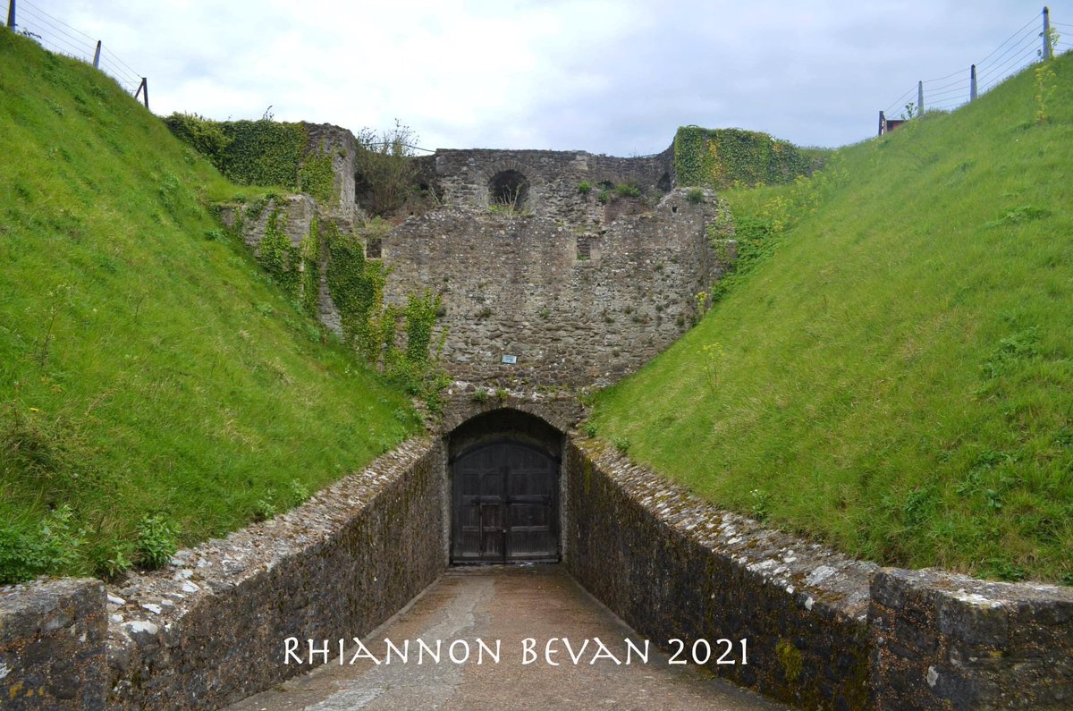 Haven't been to Dover Castle in a fair few years & even though some parts are understandably still closed to COVID-19 ruling, it was such a nice day out. #RhiBPhotography #DoverCastle #EnglishHeritage #DaysOutInKent
@EHdovercastle @EnglishHeritage