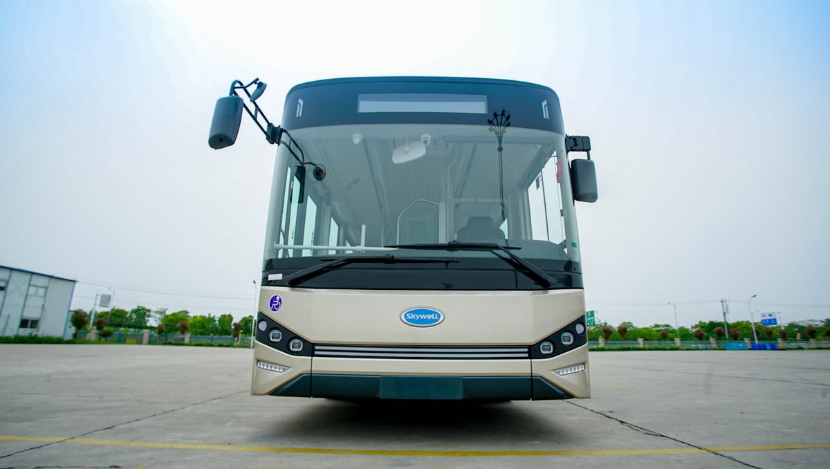 GlobalDsg's tweet photo. This is the exact bus that should be arriving to our California location any day now. #thefutureiselectric
#12meter #ev #bus 
DSG Global (OTC: DSGT) $DSGT
https://t.co/n2BnnUgblF https://t.co/R0VnqK1Q3Y