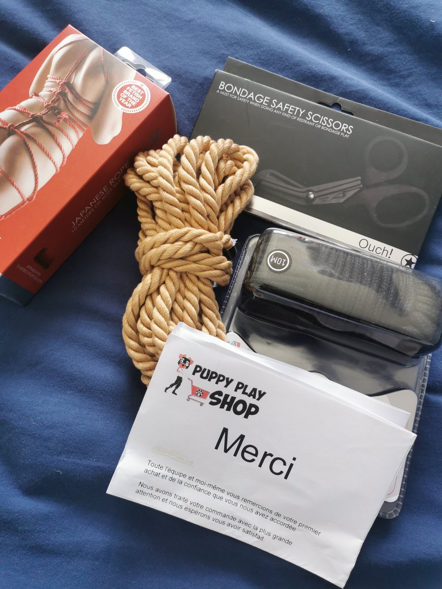 Je viens de recevoir mes nouvelles cordes de <a href="/puppyplayshop/">Puppy Play Shop</a>. 
Envoie très rapide et excellente qualité. 
Qui veut passer entre mes mains ? 😈
puppy-play-shop.com