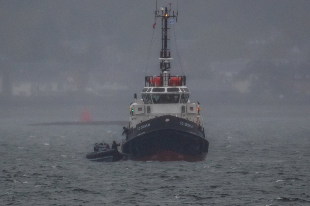 Skirgey's tweet photo. @hms_mersey In typical dreadful #Clyde weather Mon May 3rd 2021 during @FOST Training with #SDOronsay & #GeordieGeorge @RNinScotland @RoyalNavy @NATO #HMSMERSEY #ROYALNAVY #FOST #SCOTLAND #GREENOCK #SEABOAT #SHIPSPOTTING https://t.co/DIic2iDaHN