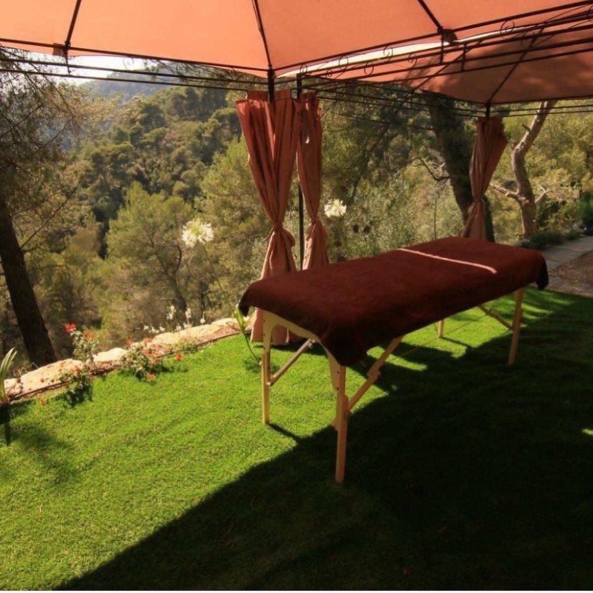 idweekend's tweet photo. #iDbienetre 
Savourez une parenthèse au calme et relaxez-vous dans une atmosphère de #luxe et de #confort grâce à HARMONICE. Une escale loin des tracas du quotidien pour se déconnecter et se ressourcer. https://t.co/U73IrtJkGu