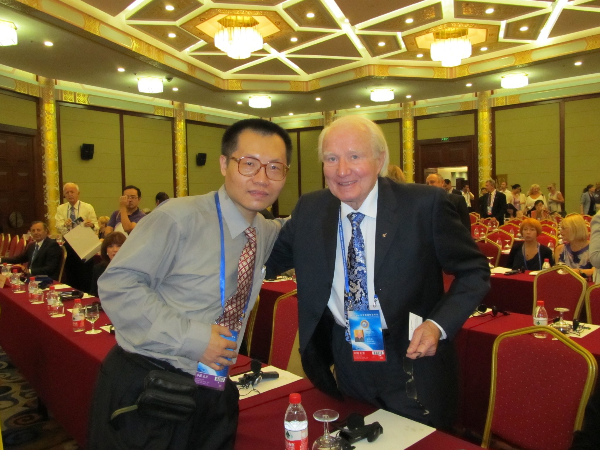 Happy birthday to Mr.  Vance Brand,  crew member of 1975 Apollo-Soyuz Mission! 