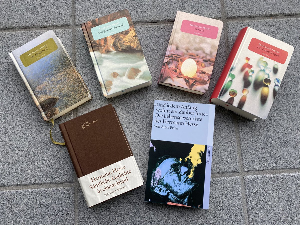 Textengel1's tweet image. Hermann-Hesse-Museum nahe Lugano im Schweizerischen Tessin - da darf man mich natürlich nicht in den Shop lassen, sonst kommt das dabei raus. ☺️