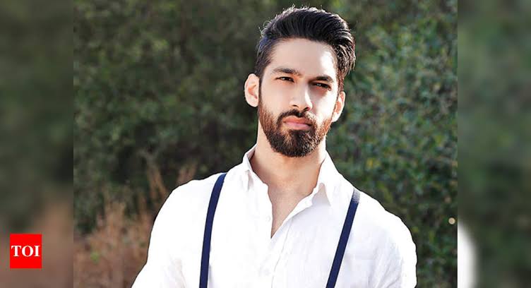 [ #Exclusive !! ]- Zindagi Ki Mehek actor #KaranVohra joins the cast of Pinjara Khubsurti Ka

He Will Play a Comeo as Mayura' Love Interest in the Show  

#PinjraKhoobsurtiKa #TRPExpress