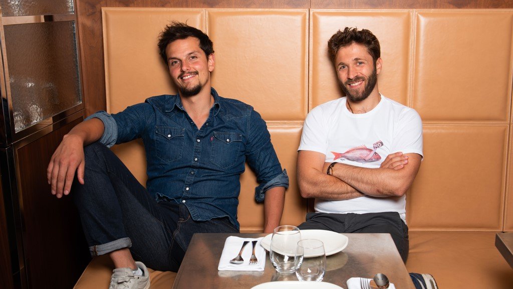 TF1Pro's tweet photo. #CuisineImpossible @TF1
2 épisodes inédits, vendredi 4/06 dès 23h40
@juanarbelaezoff et Julien Duboué sont de retour !
Pour un challenge exceptionnel ils vont parcourir les 4 coins du monde et découvrir les spécialités de Singapour, la Bavière, Tel Aviv ou encore New Brunswick https://t.co/55sIjCJ1gs