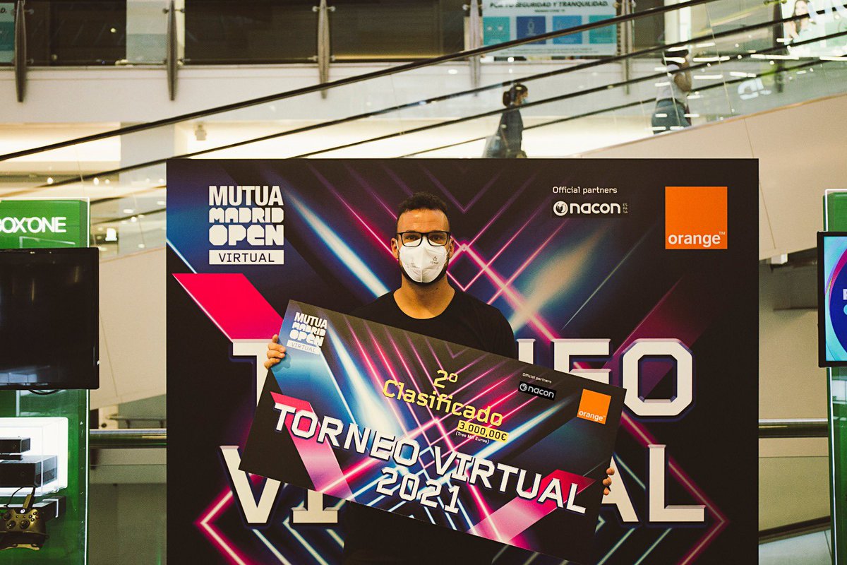 Bluepadoficial's tweet photo. Menuda resaca Post-torneo🤩🥳 aquí están los 3 titanes que ganaron el torneo Virtual Mutua Madrid Open 2021!! Se han dejado la piel en el torneo, deportividad, siempre sonrientes... menudos masters del tenis que tenemos!!💞🎾🏆🤞🏼 https://t.co/7GDZ7HQvaV