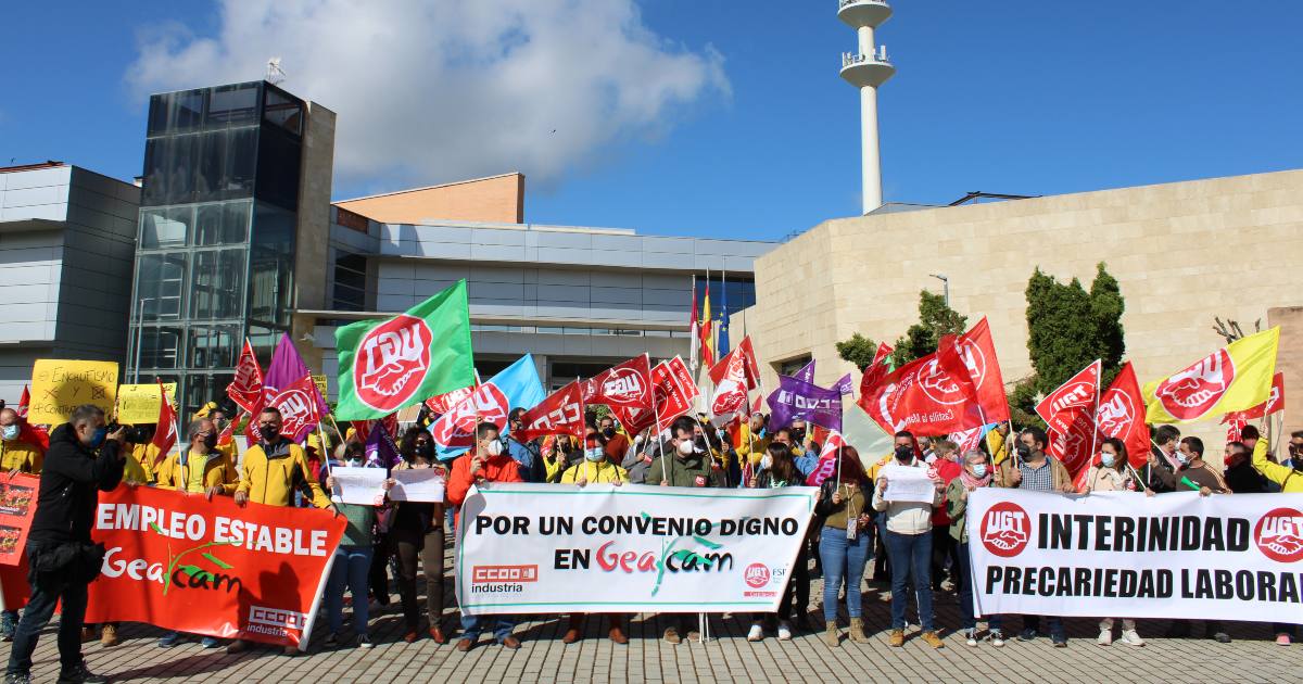 ugtclm's tweet photo. 👉GEACAM: Delegados y delegadas de UGT y CCOO denuncian el riesgo que representan los recortes para los trabajadores y el medio natural https://t.co/zEPEmsNC5M https://t.co/Iivch8yQnW