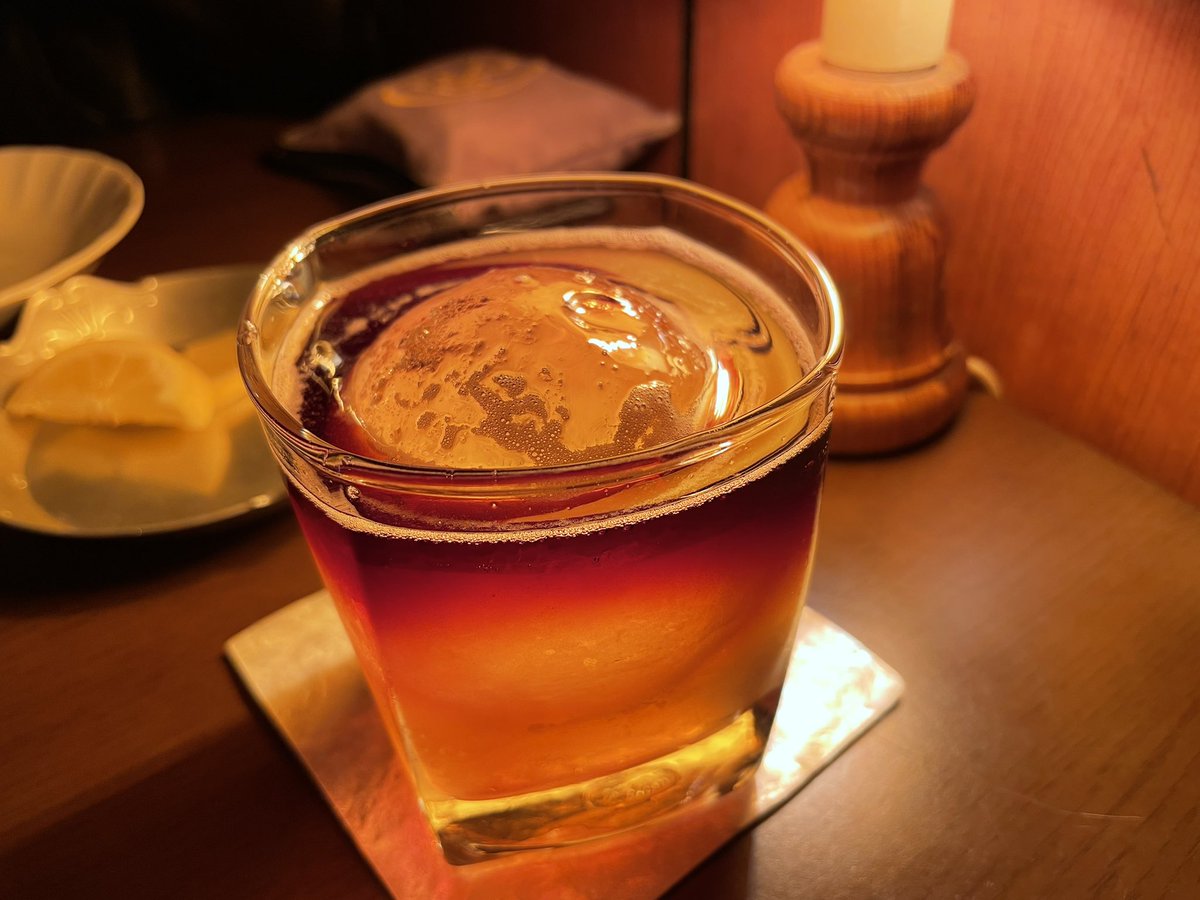 와인과 위스키 메이플 시럽을 넣어 만든 이름도 예쁜 Maple New York Shower Cocktail 이거 진짜 너모 맛나요!! 후아!! 와인과 위스키 상상도 못한 조합인데!!!