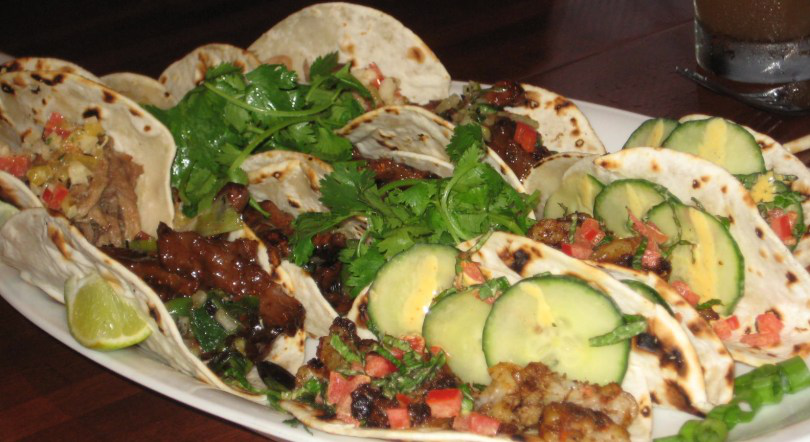 Crock Pot Chicken Tacos It's what's for dinner by Everything is Chicken

Read the full article: 15 craveable Mexican dinner recipes [meal inspiration when you don’t know what to cook]
▸ lttr.ai/gjhs

#Mexicandishes #Dinnerrecipes #Mexican