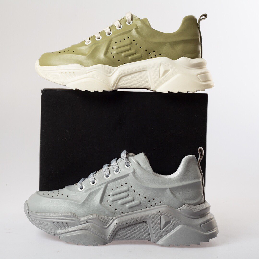 Günlük stilinde konforlu adımlar başrolde! Kalın tabanlı, deri sneaker’larla adımlarına dinamiklik katmaya hazır mısın?
.
Comfortable steps in daily style take the lead! Are you ready to add dynamism to your steps with thick leather sneakers?

#FlowerAyakkabı #AdımındaModaVar