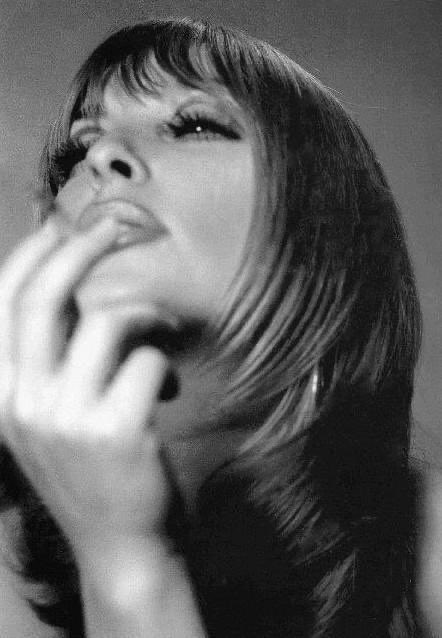 voidmccartney's tweet photo. sharon tate photographed by peter basch, 1966. https://t.co/ByUdKY5O3N