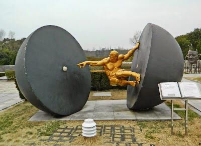 phalpern's tweet image. Statue of New Zealand physicist Ernest Rutherford splitting the atom and discovering the nucleus
Qingpu Statue Garden, Shanghai, China 
(Many thanks to @Xirong7 for sharing the photo.  Note that some artistic liberties were taken with Rutherford's appearance!  🤔)
#histSTM