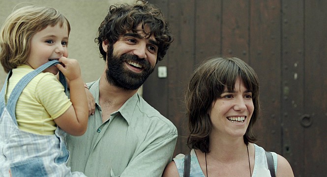 스페인의 뜨거운 여름, 소녀의 상처 받은 마음을 안아준 가족이라는 그늘 #EBS영화 < #프리다의그해여름 > 5/14(금) 밤 12:55 #스페인영화 #유럽영화...