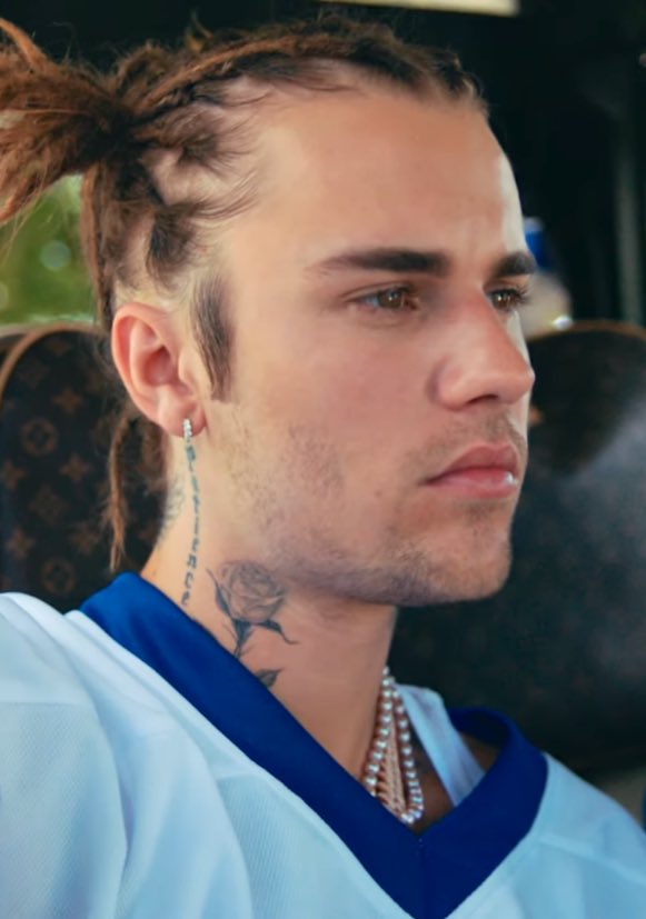 ArchivesJB's tweet image. Category is face and Justin Bieber is winning.