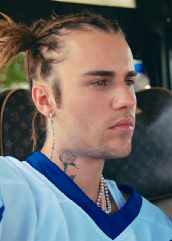 ArchivesJB's tweet image. Category is face and Justin Bieber is winning.