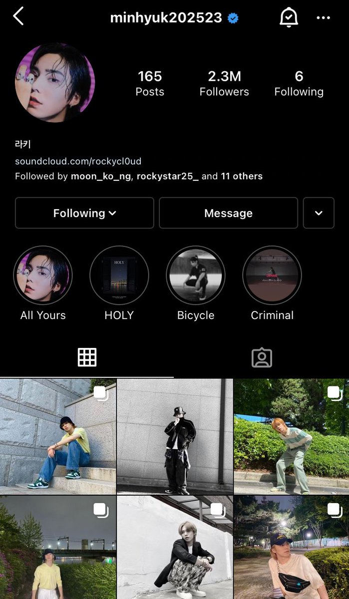 saunflaueraki's tweet photo. check out #MaskedSingerROCKY 's model like photos on ig and follow him on soundcloud too to hear more of his sweet voice 💕 #아스트로 #라키 #아스트로라키 

🔗 https://t.co/Uxzr9KZx55
🔗 https://t.co/izJe3LBdSg https://t.co/XyTvXfVuvG