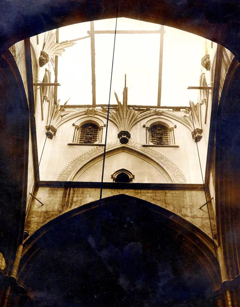 Across the road at  #Westminster Abbey, the Deanery, Cloisters and Little Cloisters were set alight. The wooden lantern over the central crossing caught fire from incendiary bombs and crashed to the floor 130ft below.  #OTD  #Blitz80 Images:  @wabbey