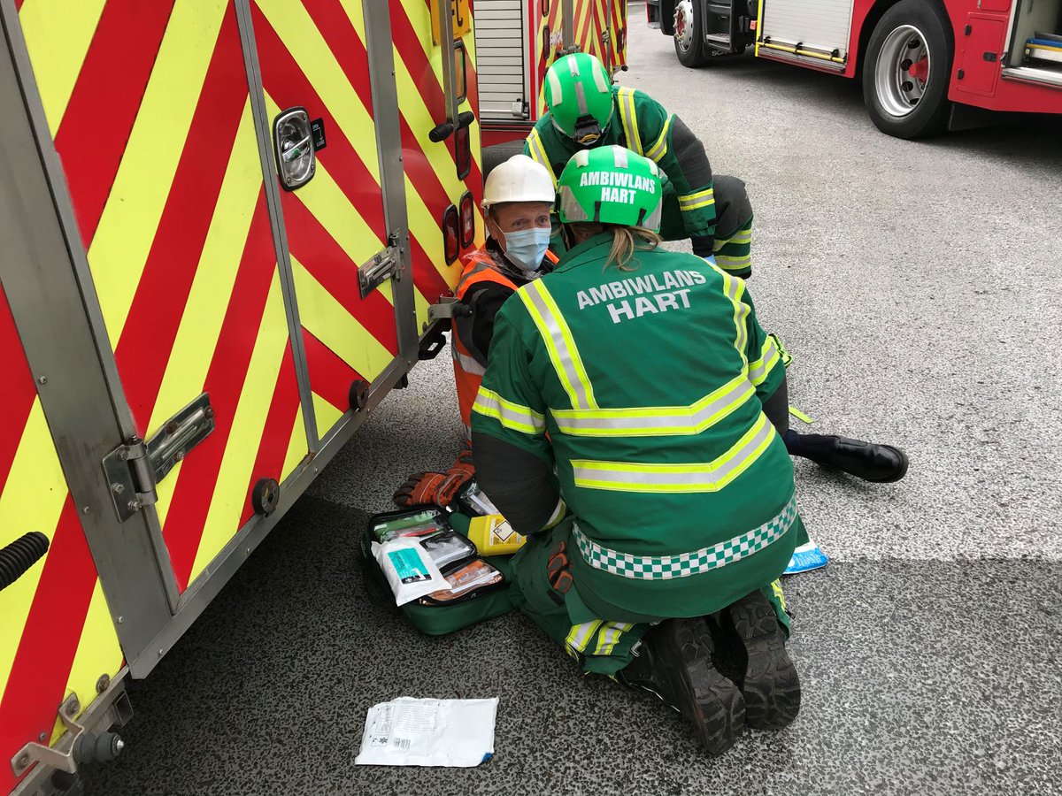 South Wales Fire and Rescue Service tweet media