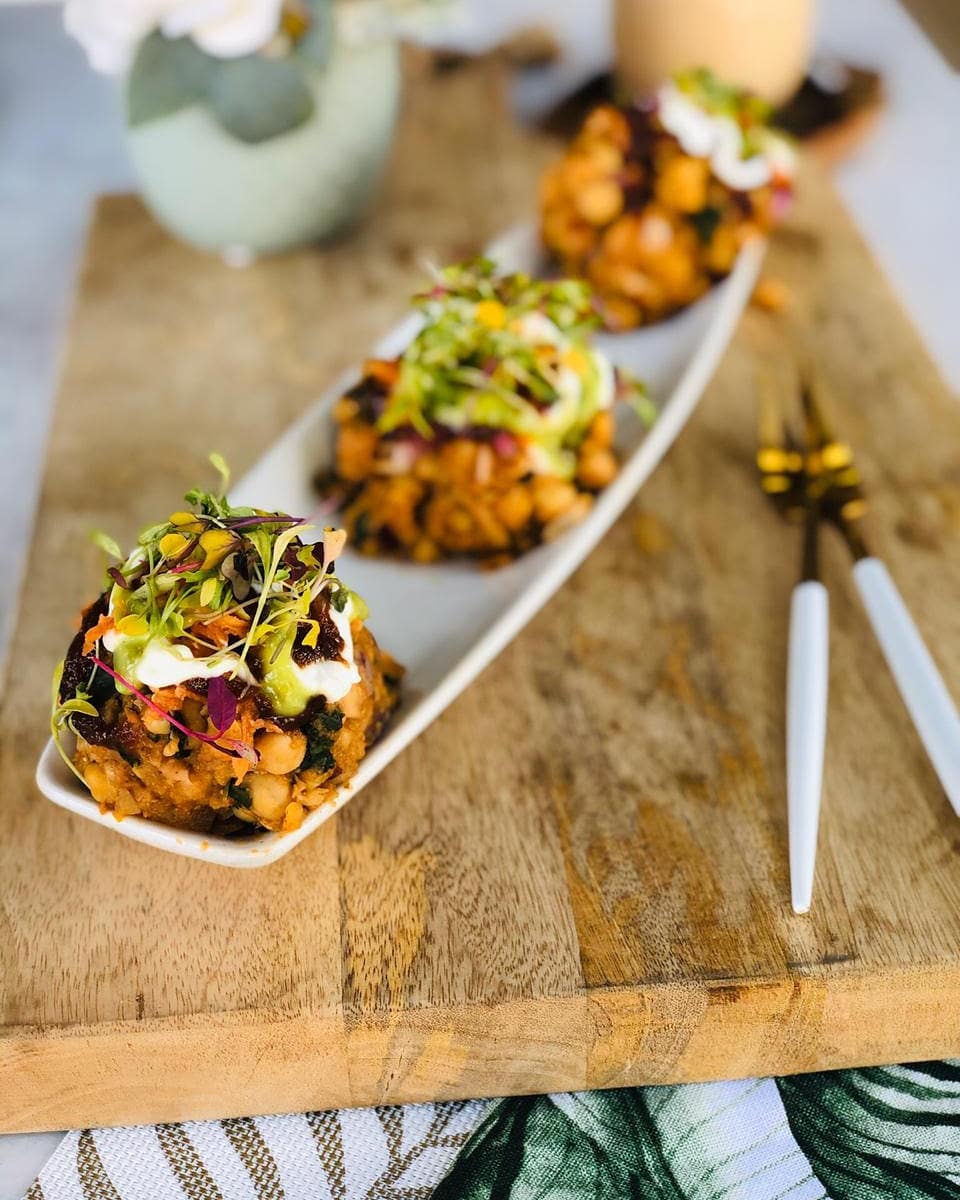 Hungryforhalaal's tweet photo. Le Kreamery Pretoria specialises in exciting desserts and beautifully presented and bespoke meals &amp; will be open on Eid. Find them at 3 Volga Street, Pretoria or call them on 012 658 0516.  https://t.co/EXLrp0N2af
#HFH #hungryforhalaal #halaal #lekreamery #Eid #eidmenu https://t.co/gu9dL5vSb1