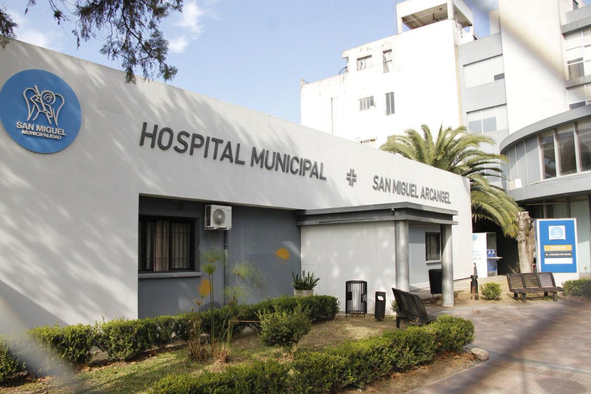 jaimemendezh's tweet photo. Esta mañana, junto a autoridades de @SaludBAP, visitamos el Hospital San Miguel Arcángel, destinado exclusivamente a la atención de pacientes con Covid-19 #SanMiguel https://t.co/gSlTIwPcmO