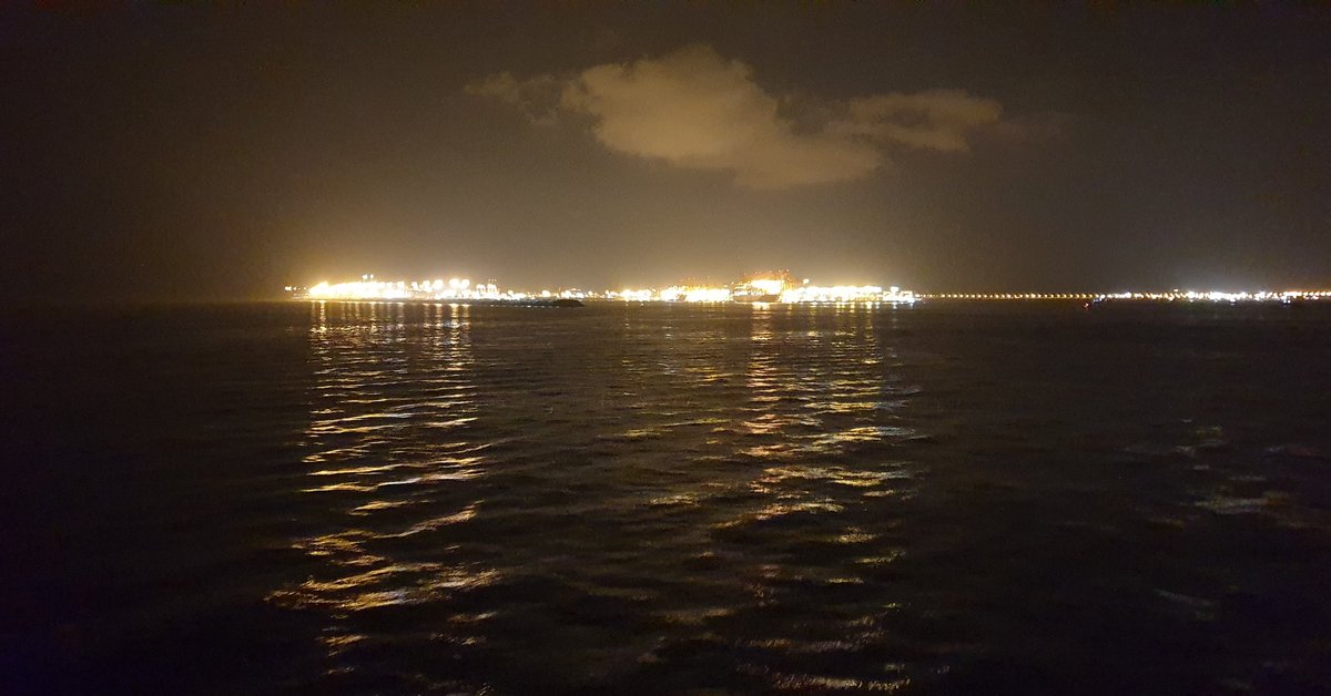 Alamat Lebaran diLaut nih.... 

Jeddah - Algeciras - Savannah... 🚢🚢🚢  long voyage