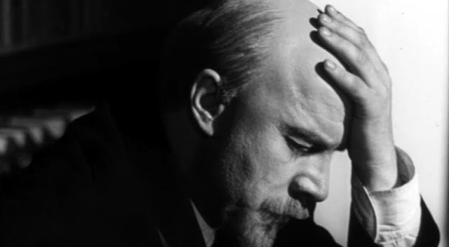 Oldukça zor günlerden birinde Lenin'in ofisinde yaşananlara tanık olmak isterseniz 
"Lenin'in Ofisinde Bir Saat" Türkçede ilk kez Filmatek'te! 
<a href="/GenosseMauser/">Genosse_ Mauser🇮🇪</a>
filmatek.net/film/leninin-o…