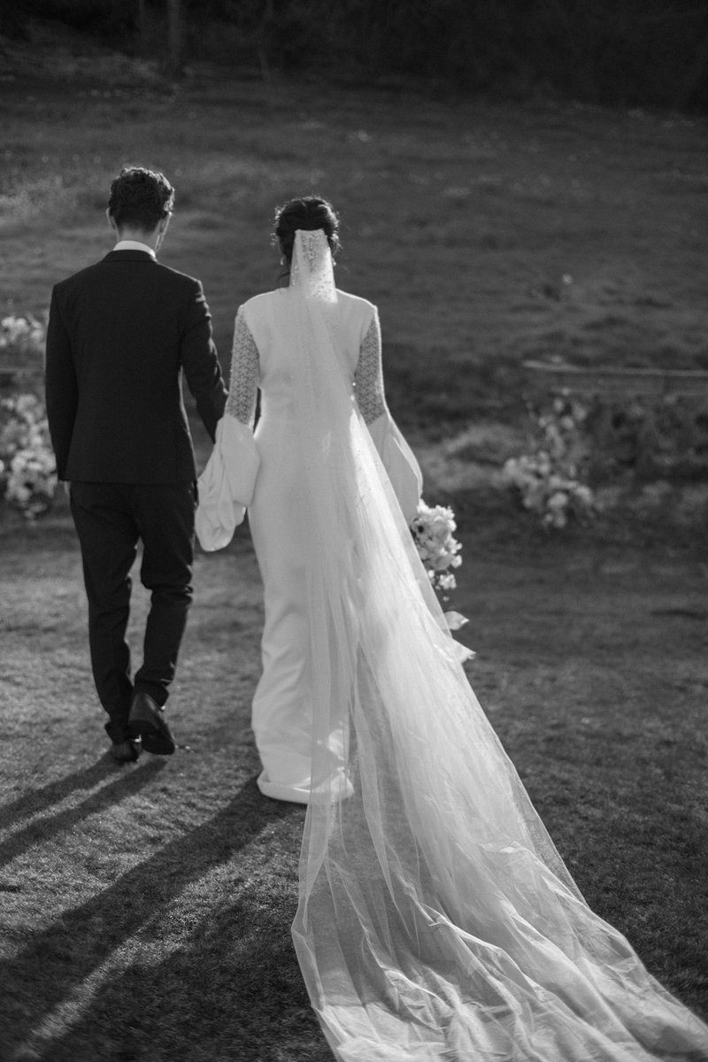 RitaColson's tweet photo. A Modernist &amp; interior inspired shoot 

✏️@thestarsinside
📷@emmyshoots 
🏛@findon_place
🌸@peonyandthistledesign
🎂 @labohemecakedes 
💇🏼 @hmu_atelier
Dress @ritacolson 
Veils: @botiasaccessories  
Jewellery: @gaiastudiono.1
Linen : @special_occasion_linen
Candles: @esteranderik https://t.co/1QjxmMAoyi