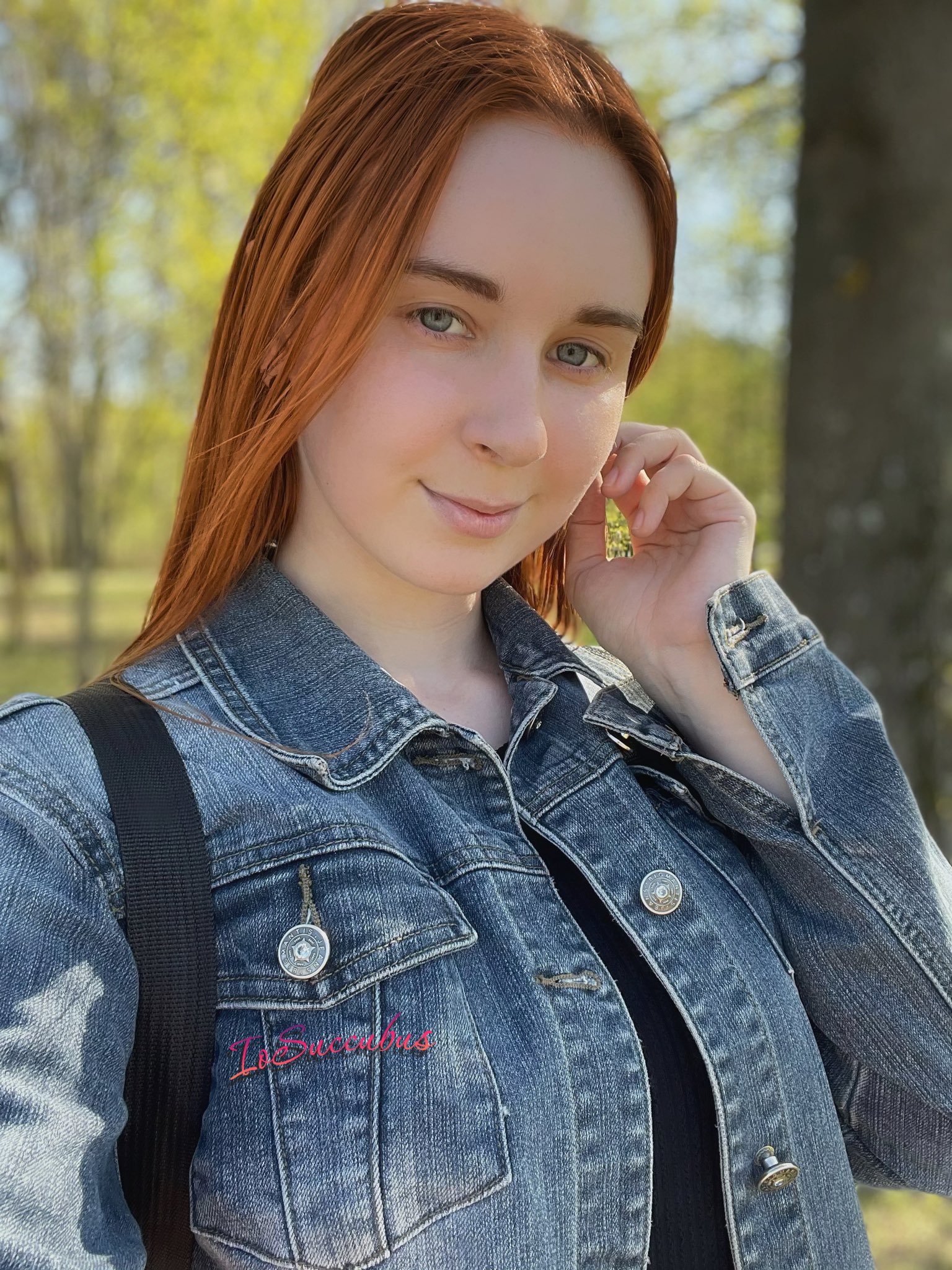 TW Pornstars Red_Glow. Twitter. I love warm weather☀️🍃. 622 PM 10