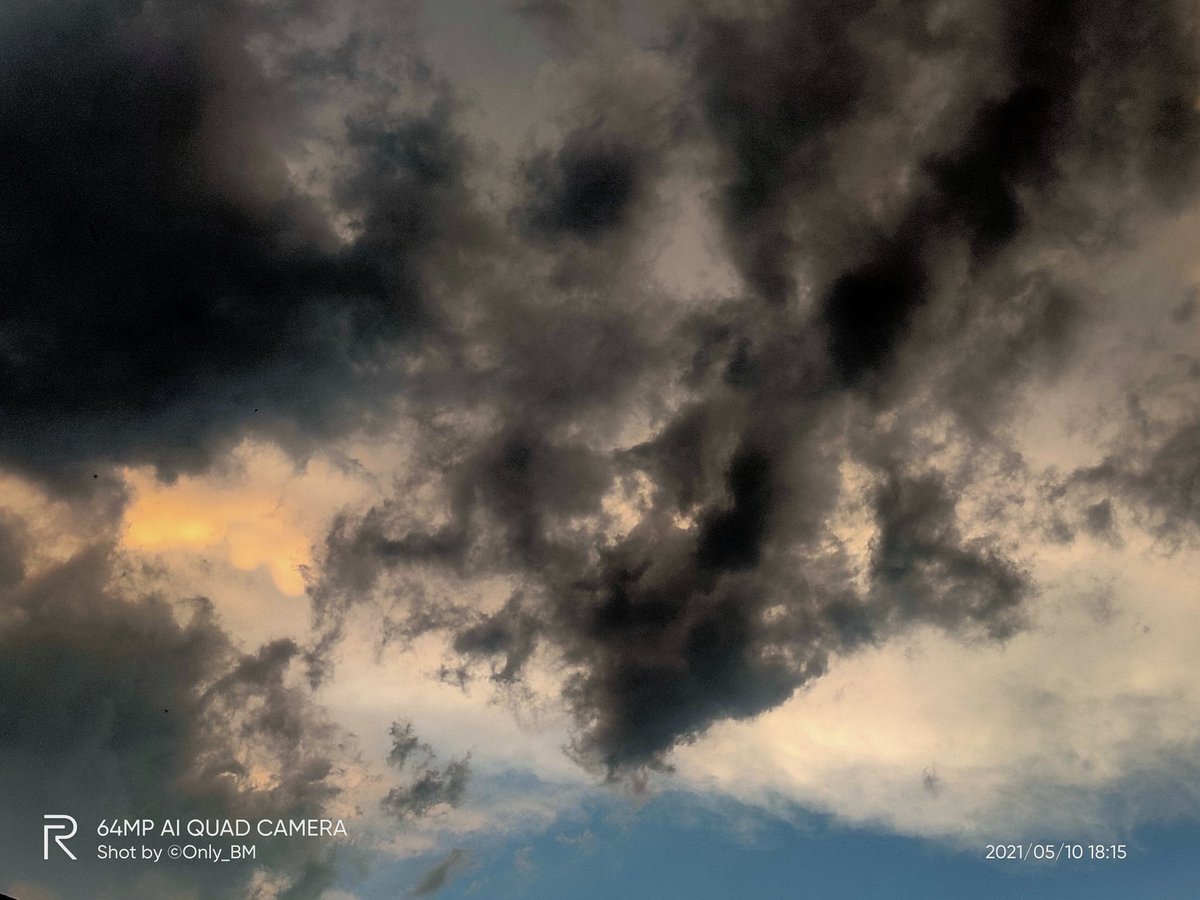 ImBibhuduttaIND's tweet photo. #Sky #AmazingPhoto #Photography
Different Views Of Today's Sky At An Interval Of 60"🥳😂
ଆଜିର ସୂର୍ୟ୍ଯାସ୍ତ ବେଳର ଆକାଶ, ପ୍ରତି ଷାଠିଏ" ବ୍ଯବଧାନରେ😜😇
#SimpleMode #RealMe_XT https://t.co/XLtlhdubmy