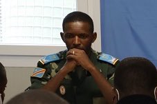 Lt Anthony Mwalushayi, Porte-parole Sokola 1 Gd-Nord (#FARDC):

📢«Nous devons travailler main dans la main avec les populations, parce que c’est le Congo 🇨🇩 qui est agressé. Vous n’avez que cette armée. Soutenez la. Et avec l’appui de la #Monusco, nous pourrons ramener la paix».