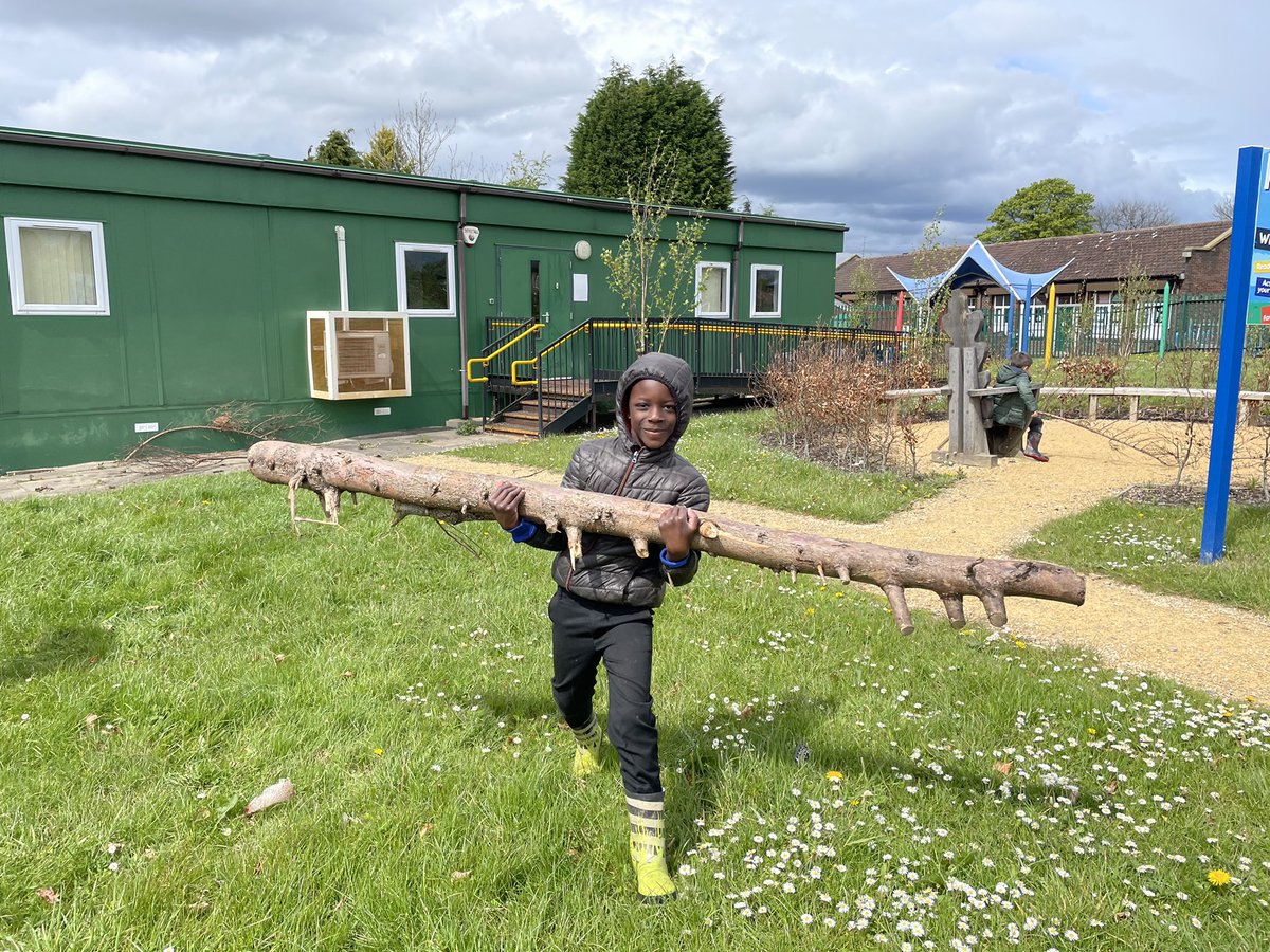 OABroadoak's tweet image. Today’s Forest School activities involved working as a team and creating a nest for a giant bird. #teamwork #designfornature #forestschoolfun