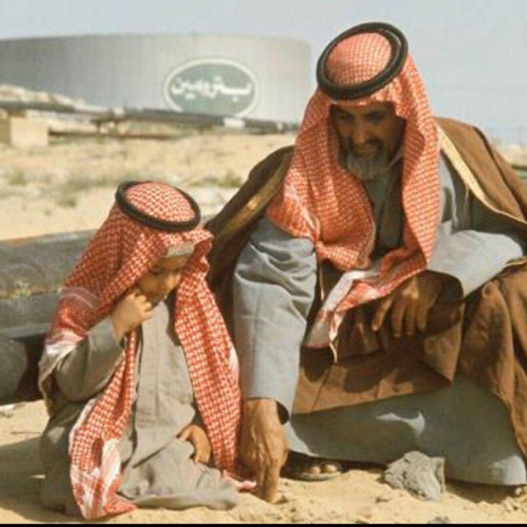 هذه أرضك ، والبنيان خلفنا نحن من بنيناه ، يا بني سيأتي عليكم زمان يدعي فيه المرتزقة بأنهم هم من بنوا أرضك وسيطالبون باقتسام ثرواتك ، وسيشاهدونك تتلقى الحروب والمؤامرات وسيساعدون أعدائك ، لكن عند أزماتهم سيهرعون طلباً لمساعدتك ، حينها ساعدهم لكن ليس على حساب قضيتك الأولى (وطنك)