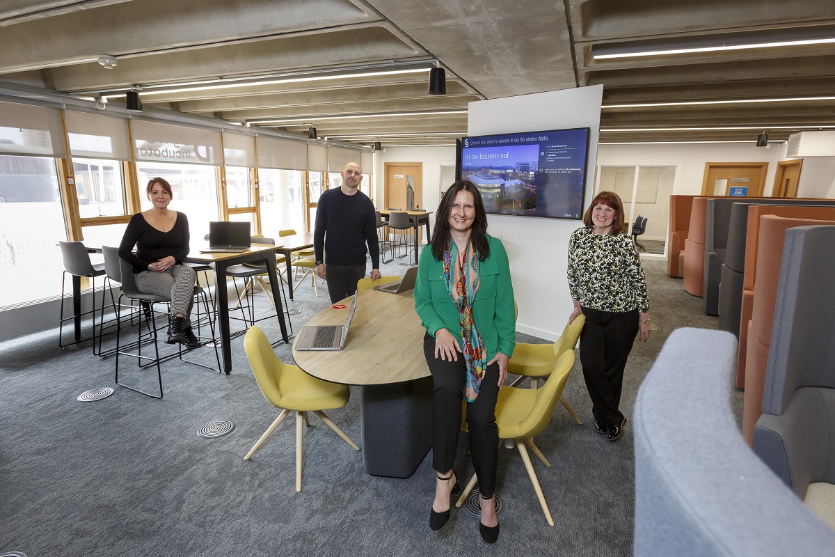 UniOfSunComms's tweet image. Join @sunderlanduni's £1.6million digital revolution @UoS_Digital_Inc - it's life-changing sunderland.ac.uk/more/news/stor… @ProfLynneMc @LeeHallTweets @Graemethedean @NEEChamber @jdmow @JohnMacIntyre2 @UoSFutures @UoS_EandI @Enterprise_UoS