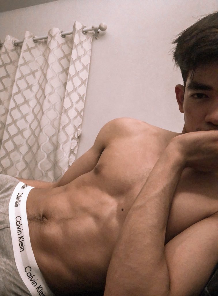 𝑷𝑩 tweet media