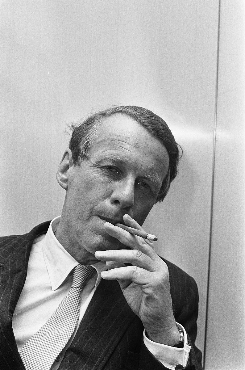 [Advertising Monday] 6 Lessons from Ogilvy on Advertising That SellsDavid Mackenzie Ogilvy is one of the immortals when it comes to advertising.There are so many things he pioneered (e.g. deep consumer research), it's not even funny anymore.This  will make your ads better