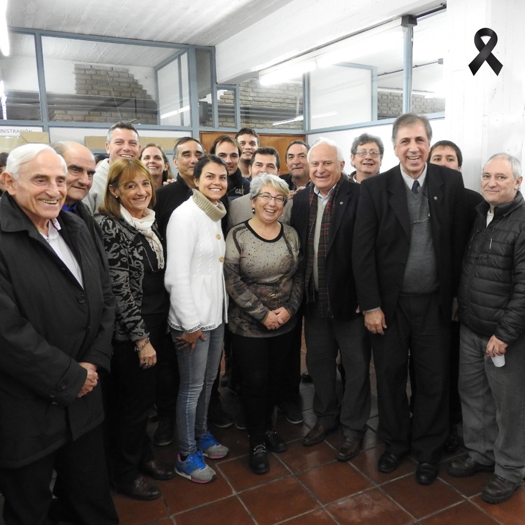 datsantafe's tweet photo. Lamentamos muchísimo el fallecimiento del ex gobernador Miguel #Lifschitz.
Agradecemos enormemente todo su apoyo y acompañamos a su familia en este momento de tanta tristeza.

Equipo DAT https://t.co/A6Tkn9n4JR