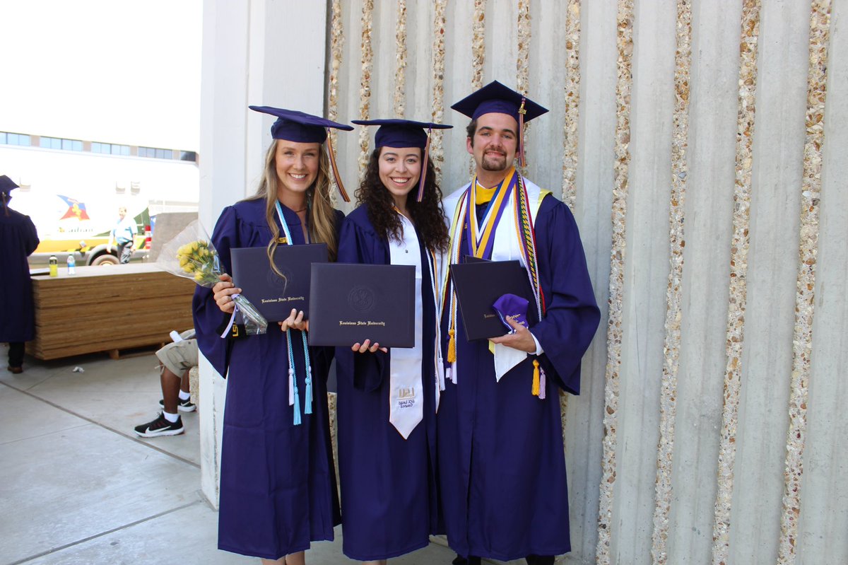 lsuscience's tweet photo. Congratulations to all of our Spring 2021 graduates! 🎉🎓💜💛 You did it!
#LSUGrad #LSU21 #LSUScienceAlumni https://t.co/Hp1HlH8jS3